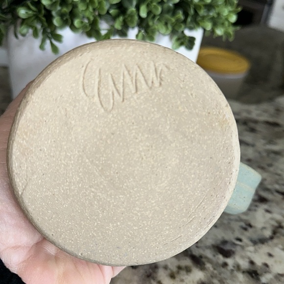 Handmade Pottery Coffee Cup With Turtle on side 12 oz cup 💚💚 - Picture 5 of 6